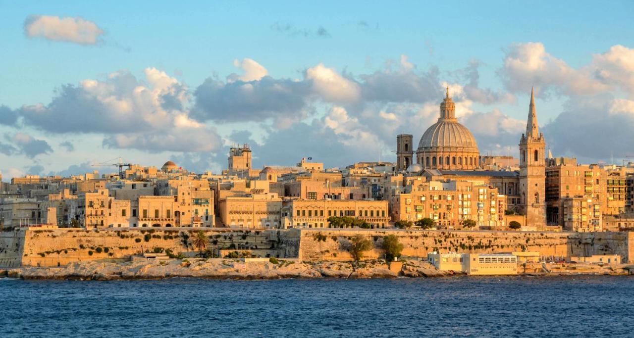 Ana Seafront Haven Apartment Gzira Bagian luar foto
